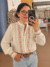 Carregar imagem no visualizador da galeria, Camisa Bordada
