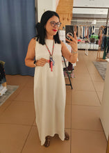 Carregar imagem no visualizador da galeria, Vestido Acetinado Cru
